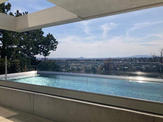 Exklusives Terrassen-Apartment mit Pool und Weitblick