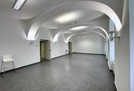 Gewerblicher Raum als Büro, Verkauf, Handel, Atelier // Commercial space as office, sales, retail, studio //