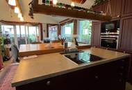 Exklusiver Bungalow mit Garagen und Kellergewölben
