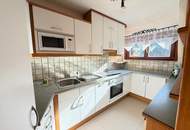 Zweifamilienhaus in ruhiger Alleinlage mit hervorragender Raumaufteilung und modernisiertem Erdgeschoss