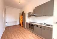 Charmante 2-Zimmer-Altbauwohnung mit Balkon