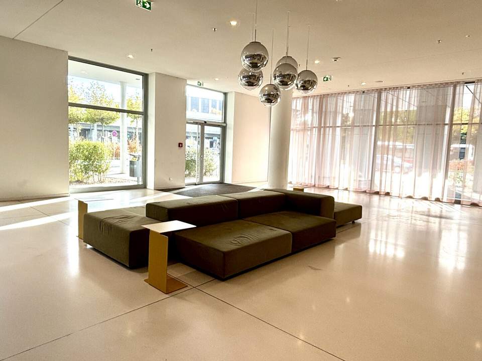 U1 KAGRAN I DONAU ZENTRUM Nähe I Moderne Wohnung mit Stadtblick I Loggia I Rooftop POOL I Sauna &amp; Fitnessraum