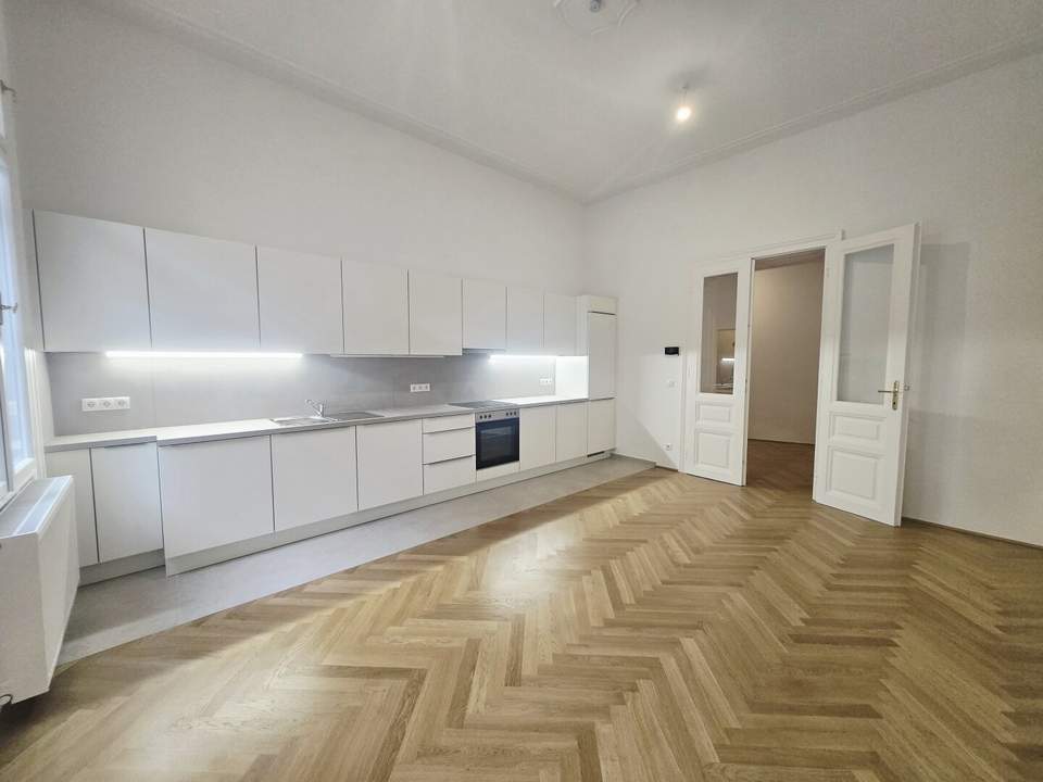 Stilvolle 146 m² Altbauwohnung mit 4 Zimmer + Wohnküche - Fischgrätparkett & Balkon in Bestlage