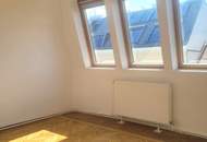 "Diese 5 Zimmer-Altbauwohnung mit sonniger Terrasse wartet genau auf SIE"