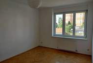 Zentrale 4-Zimmer-Wohnung mit Balkon und perfekter Infrastruktur