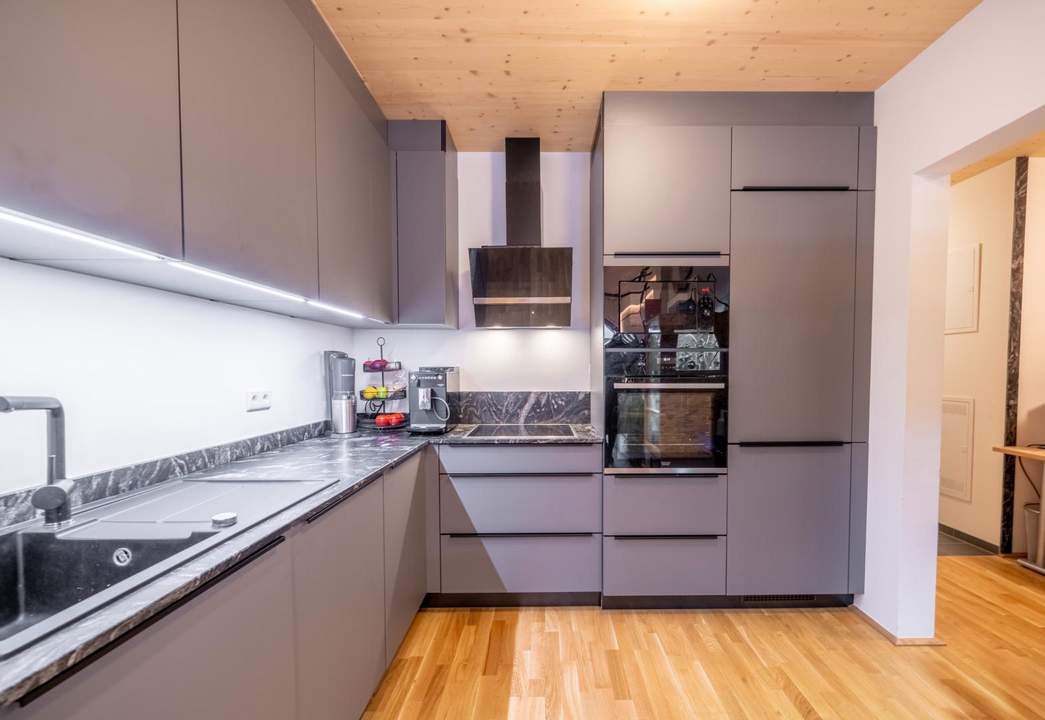 Neuwertige 2-Zimmer-Wohnung mit großem Balkon und hochwertiger Ausstattung