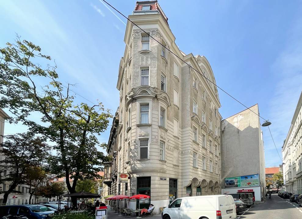 Jugendstil-Etage mit charmantem Erker und Renovierungspotenzial "auf der Wieden" in sehr guter Lage