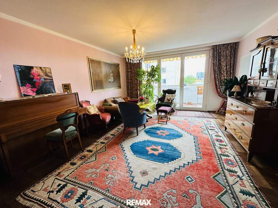 Zentrale und trotzdem ruhige Lage! Helle, großzügige 4,5-Zimmer-Wohnung mit Loggia im Bezirk Jakomini