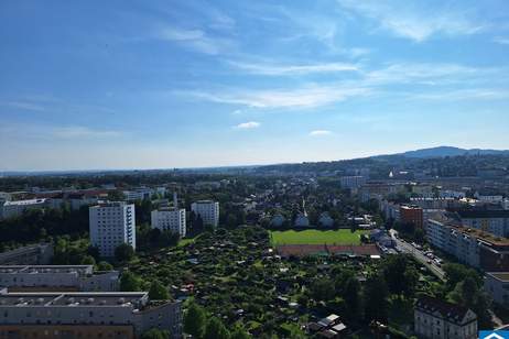 Lichtdurchflutete 2-Zimmer-Wohnung mit Loggia und Ausblick im 20.OG, Wohnung-miete, 690,00,€, 4020 Linz(Stadt)