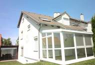 Modernes Reihenhaus auf großem Grund