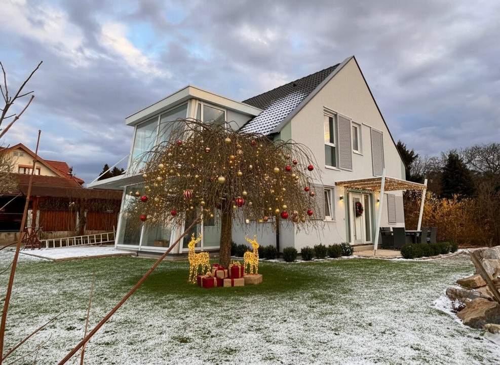 Modernes Einfamilienhaus mit großzügigen Glasfronten und wunderschöner Aussicht/Mietkauf Variante möglich/PROVISIONSFREI !!!