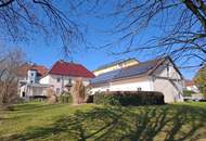 Großes Familienhaus mit Pool, 4 Garagen und extra Baugrundstück.