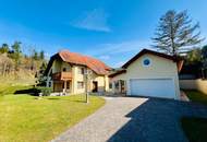 Schönes Einfamilienhaus mit großzügigem Grundstück und Nebengebäude