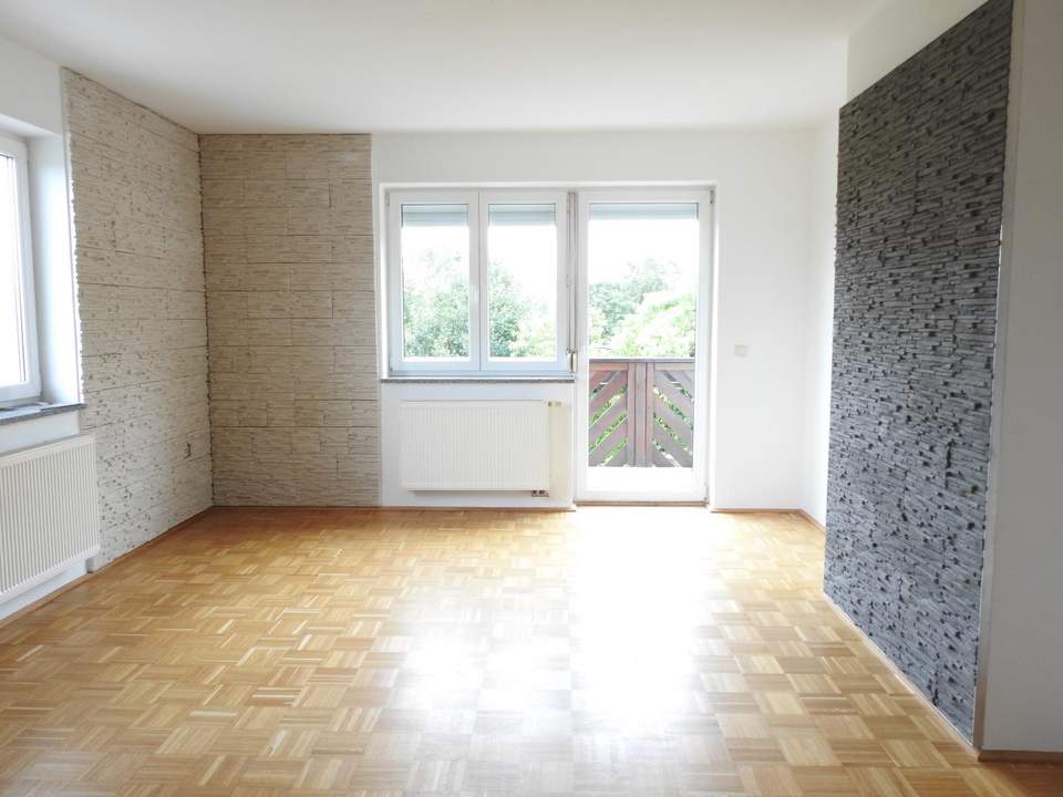 4-Zimmer-Wohnung mit Balkon und großer Terrasse