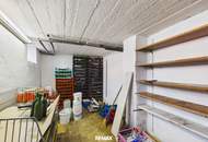 Charmantes Einfamilienhaus mit großzügigem Garten, 2 Garagen und viel Potenzial