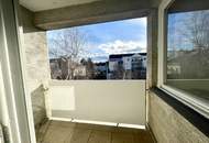 Helle renovierte 1-Zimmer-Wohnung mit Whirlpool &amp; Loggia