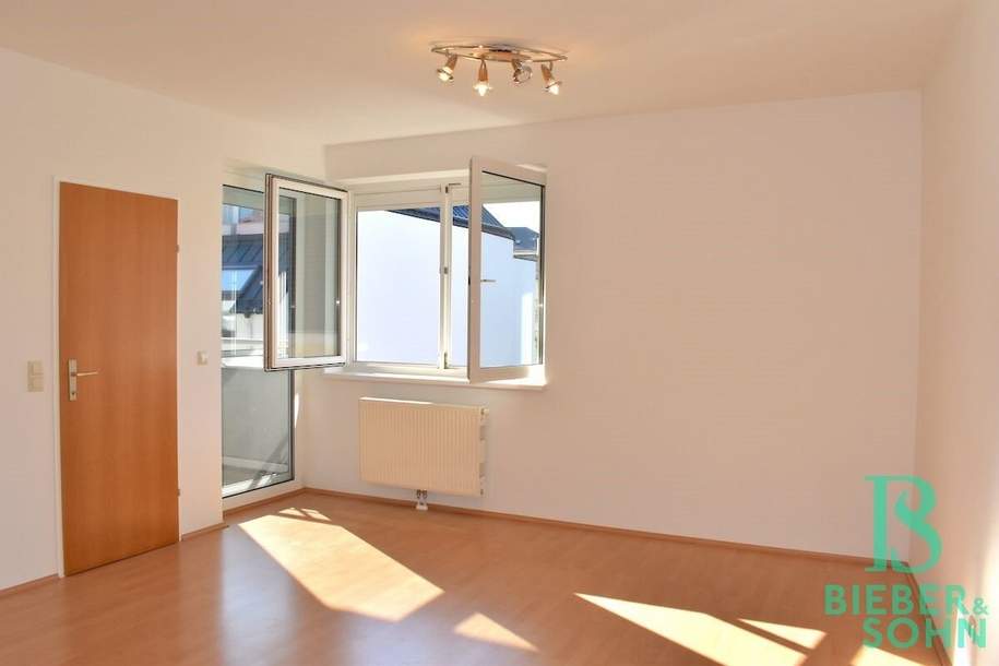 Wr. Neustadt zentrale Lage – sehr gepflegte, lichtdurchflutete 3-Zimmer Mietwohnung mit Balkon und PKW-Stellplatz, Wohnung-miete, 780,00,€, 2700 Wiener Neustadt(Stadt)