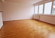 INNSTASSE, gepflegte 87 Neubau-Maisonette, 2 Zimmer, Komplettküche, Wannenbad, Parketten, 4. Liftstock