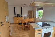 EIN- ZWEIFAMILIENHAUS MIT ZWEI EINGÄNGEN UND 3 GARAGEN