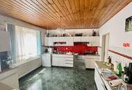 Zweifamilienhaus mit Innenhof, Garagen und Erweiterungspotenzial Nähe Stift Göttweig bei Krems