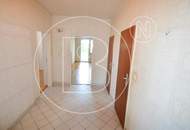 Renovierungsbedürftige 3-Zimmer-Loggia-Wohnung in guter Lage!