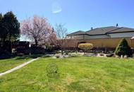 Einziehen & genießen – Bungalow mit Pool und großem Garten