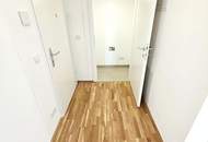 3 Zimmer. 3 Terrassen. Ein Zuhause! Genial - Lebens(t)raum Erfüller im Grünen - Klimaaktiv Bronze! Ab ins Dachgeschoss / Viel Lebensqualität! Wärmepumpe und Solaranlage + Naturnahe Gewässer ums Eck!