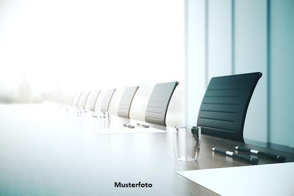 Arbeiten mit Stil – Büro auf zwei Ebenen mit Galerie und Terrasse