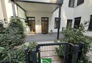 CHARMANTES WOHNEN IN BEGEHRTER RUHELAGE! ALTBAU-WOHNUNG MIT TERRASSE &amp; GARTEN &amp; ATRIUM! HOFRUHELAGE! SANIERT! Hochwertig inkl. Küche! Gelungener Grundriss!