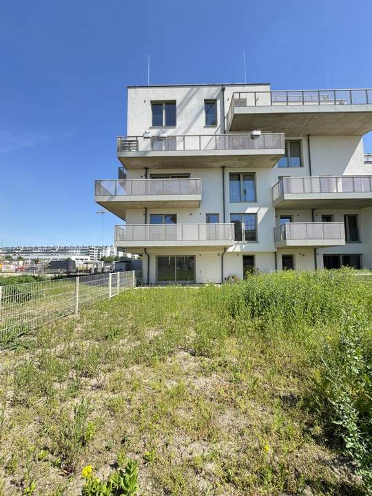 Helle 121 m² Eigentumswohnung – Erstbezug mit ca.100 m2 Garten, Balkon &amp; Terrasse