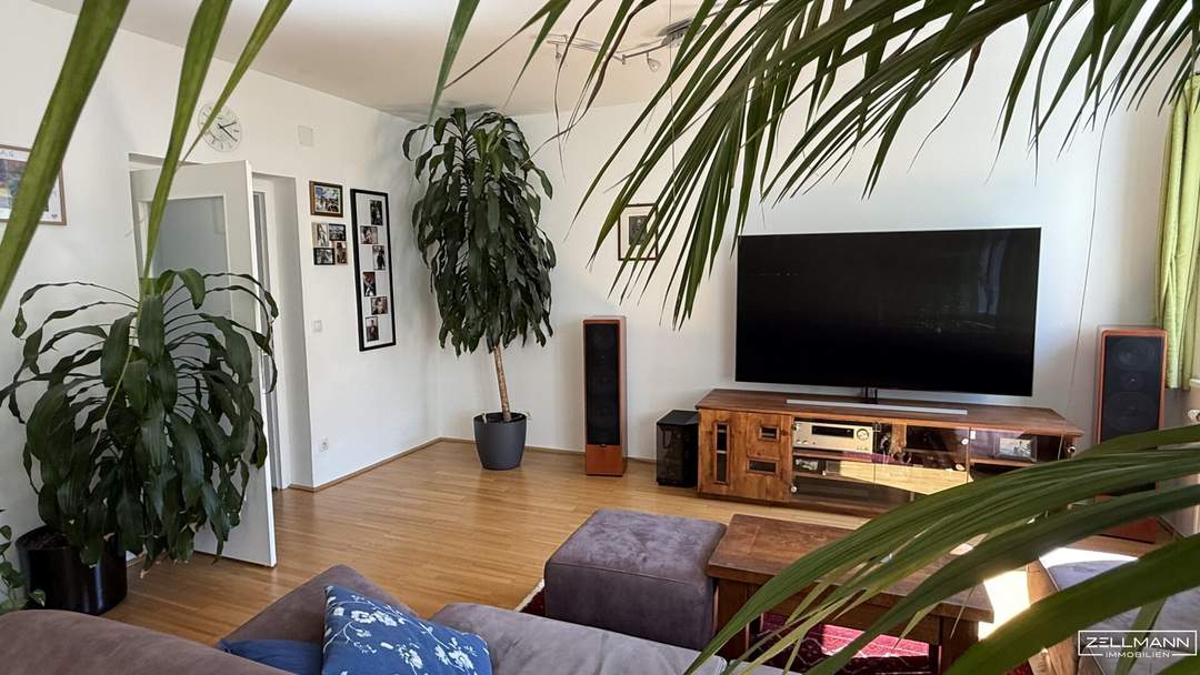 Repräsentatives Wohnen mit Stil und Substanz – großzügige Eigentumswohnung mit Balkon & Loggia | ZELLMANN IMMOBILIEN