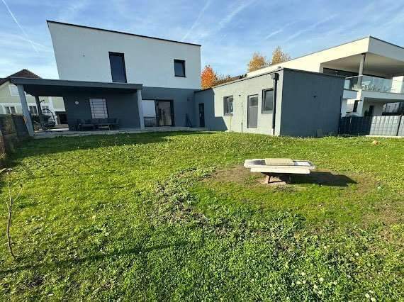Neuwertiges Einfamilienhaus in Oberzirking, 5 Zimmer, Garten, Garage, 187m² Wohnfläche