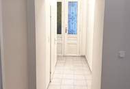 Nähe Laubeplatz und Quellenstraße *** Garconniere im 1. Stockwerk *** Haus in Sanierung