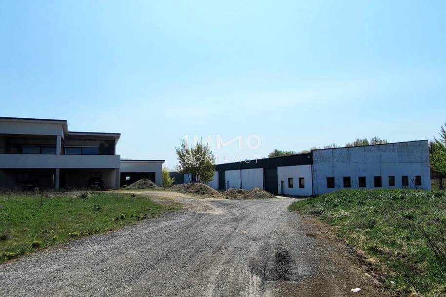 Attraktiver Betriebsstandort: Halle, Büro-/Wohngebäude und großes Grundstück mit Entwicklungspotential, Gewerbeobjekt-kauf, 2.650.000,€, 2474 Neusiedl am See