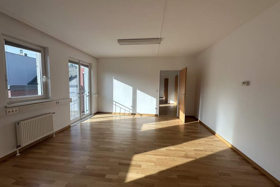 Modernes Büro in Eisenstadt: 250 m² für Ihr erfolgreiches Geschäft!, Gewerbeobjekt-miete, 3.294,85,€, 7000 Eisenstadt(Stadt)