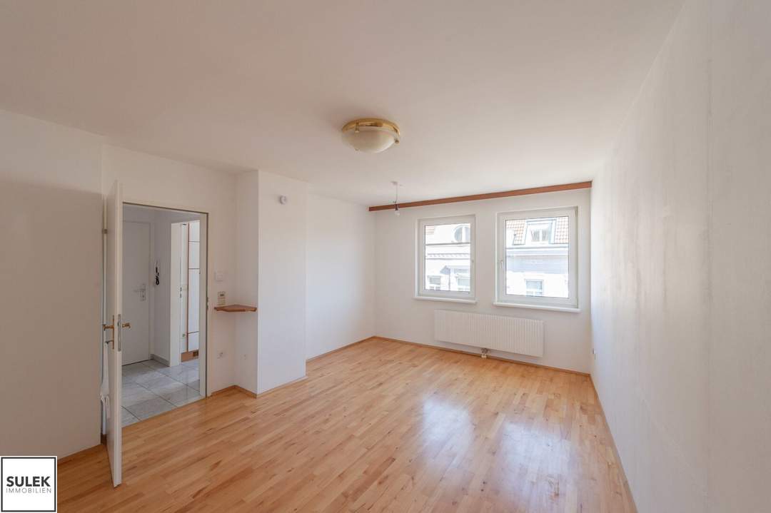 Für Singles & Pärchen: 2-Zimmer Wohnung im 4. Stock mit kleinem Balkon