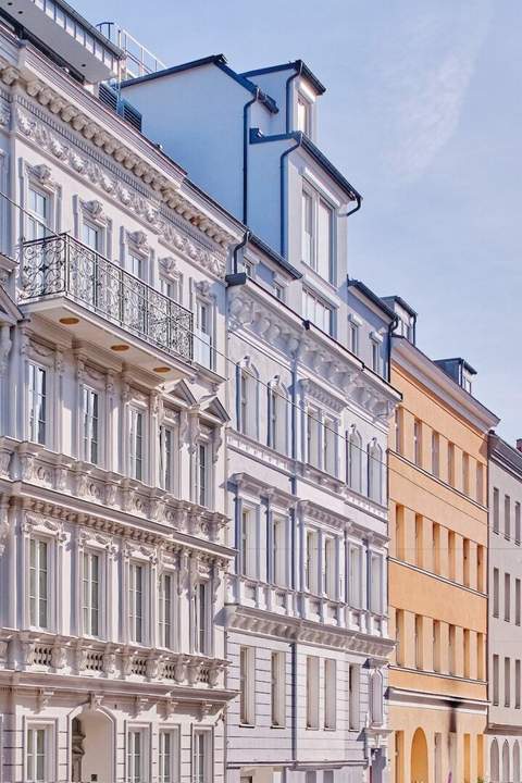 Provisionsfrei! Altbaubüro mit ruhigem Balkon und attraktivem Altbaugebäude