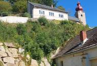 HISTORISCHER CHARME: BURGIDYLL - MODERNES DACH MIT ALTEN MAUERN IN MALERISCHER LANDSCHAFT