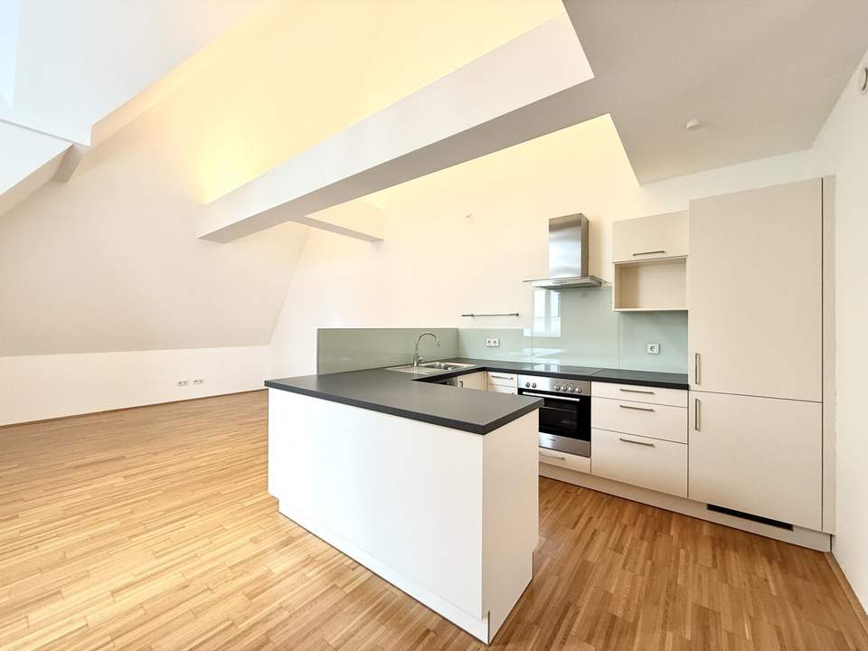 Stilvolle 2-Zimmer Dachgeschosswohnung mit Terrasse nahe Mariahilfer Straße (inkl. Heizkosten)