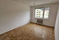 Erstbezug nach Sanierung - 3- Zimmerwohnung mit Loggia