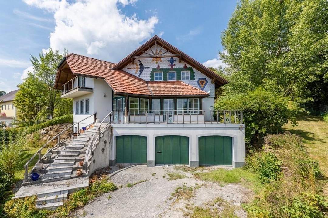 Panoramalage über den Dächern von Oberafiesl – Großzügiges Zweifamilienhaus mit viel Ausbaupotenzial
