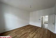 Erstbezug nach Sanierung - charmante 3-Zimmer-Altbauwohnung