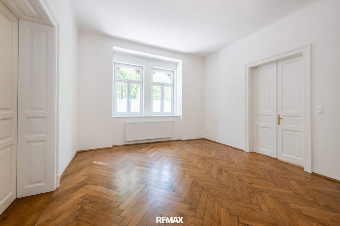 Leben im Zentrum, im Stilaltbau samt Balkon!