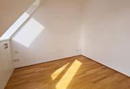 FERNBLICK, DACHGESCHOSS, 59 m2 Maisonette mit 13 m2 Terrasse, 2 Zimmer, Komplettküche, Duschbad, Parketten, Speckbachergasse