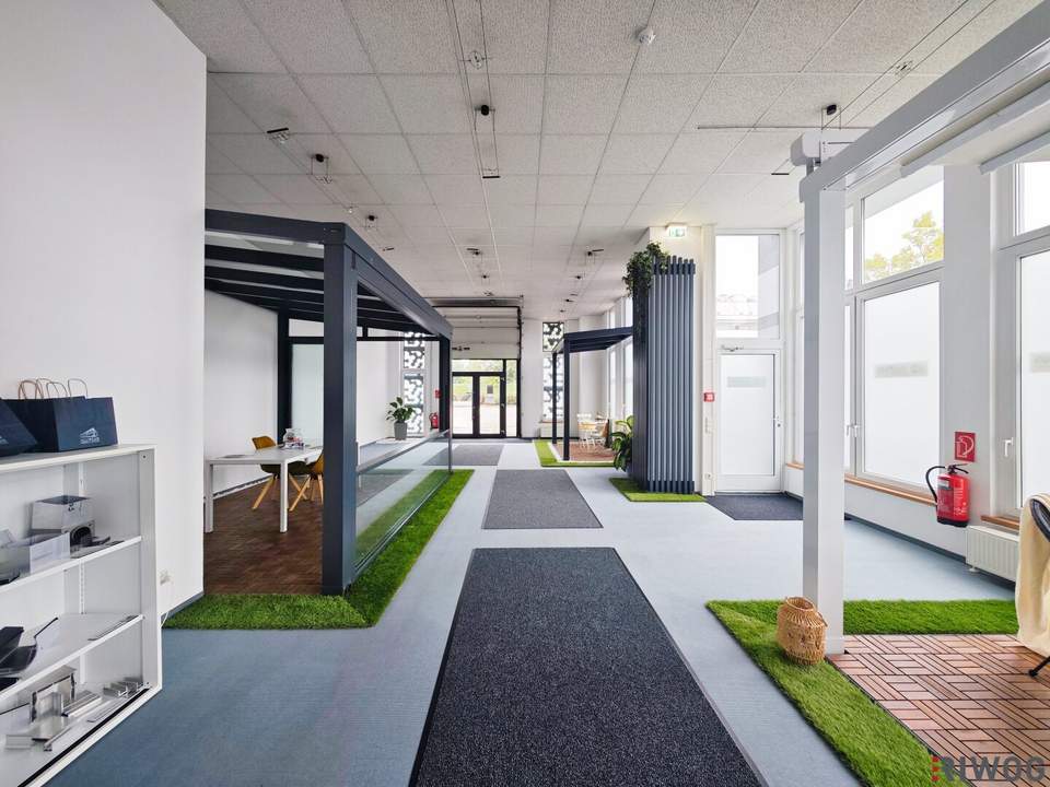 134m² Geschäftslokal/Schauraum/Büro im IZ-Süd | Ebenerdig mit eigenen Parkplätzen direkt vor dem Eingang