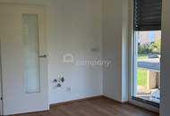 Wohnen im Zentrum von Seewalchen am Attersee– Helle 2-Zimmer-Wohnung mit Loggia und Blick ins Grüne.