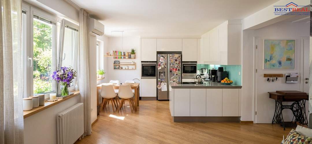 Schicke Wohnung mit Loggia- Klimaanlage