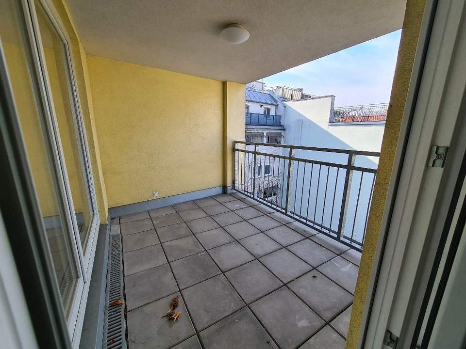 Tolle 2-Zimmer-Dachgeschosswohnung mit Loggia im 5ten!