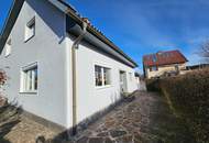 Einfamilienhaus mit überdachtem Pool in schöner, sonniger Siedlungslage