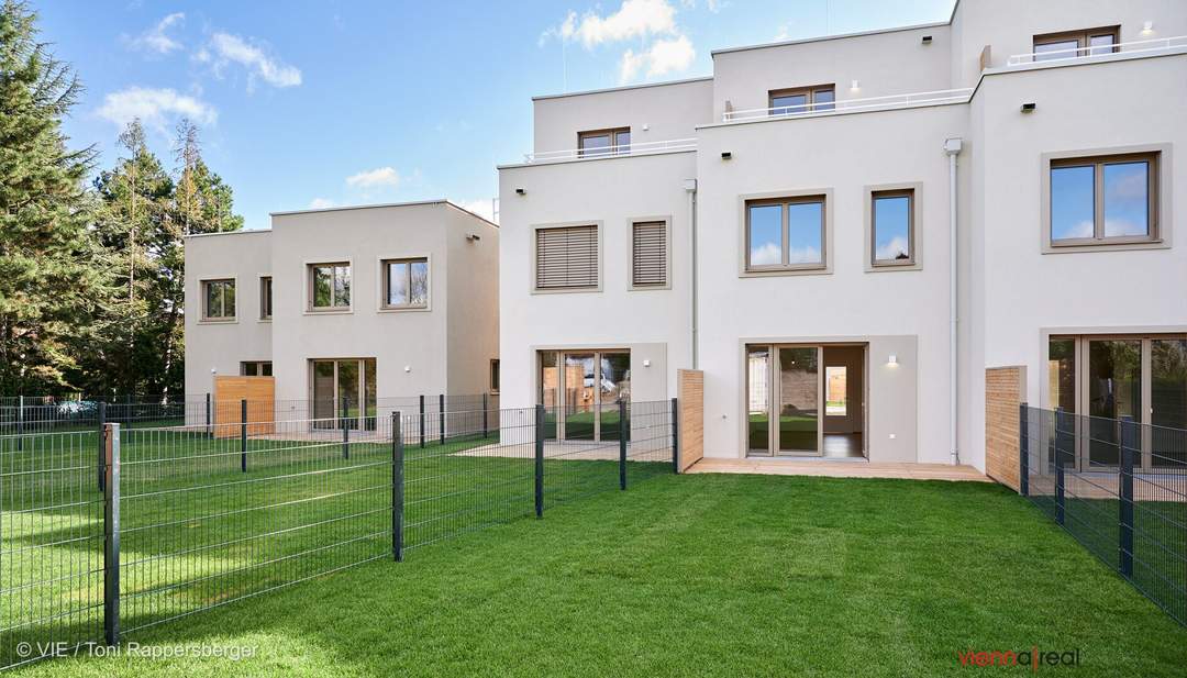 STADT KÜSST LAND - Neu errichtete Reihenhäuser - 4-5 Zimmer, Eigengarten, Terrasse, Photovoltaik, Wärmepumpe und KFZ-Stellplatz am ländlichen Stadtrand